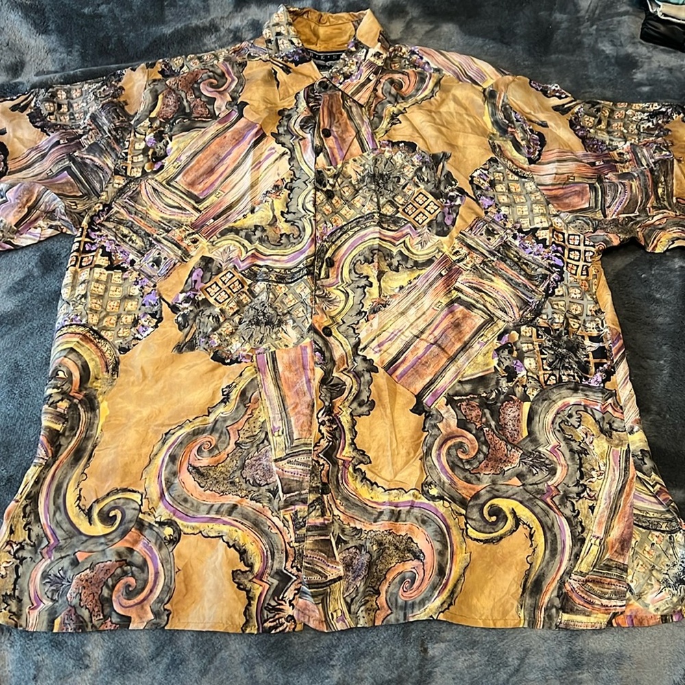Fashionable unisex blouse